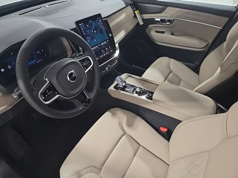 New 2026 Volvo XC90 B6 Plus w/ Protection Package image 21