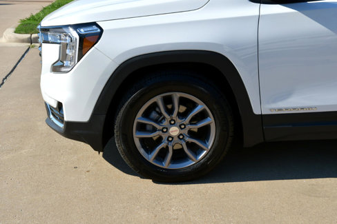 Used 2024 GMC Terrain SLT image 4
