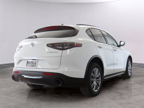 New 2024 Alfa Romeo Stelvio Sprint image 7