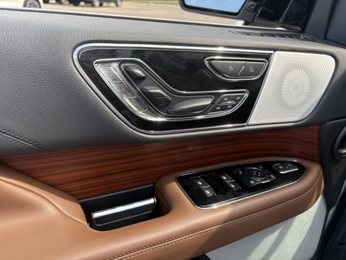 Used 2024 Lincoln Navigator L Reserve image 37