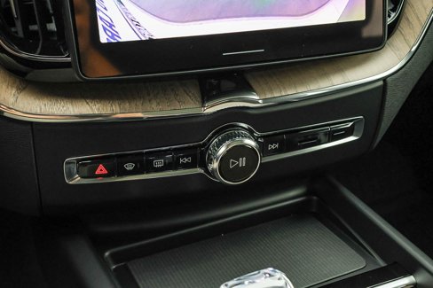 New 2026 Volvo XC60 B5 Plus w/ Climate Package PRO image 37