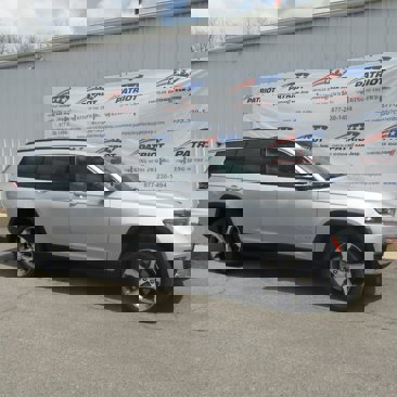 New 2025 Jeep Grand Cherokee L Limited image 2