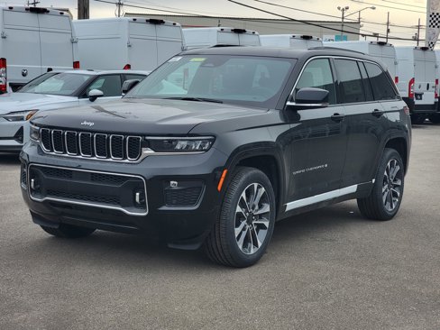 New 2025 Jeep Grand Cherokee Overland w/ Luxury Tech Group IV image 9