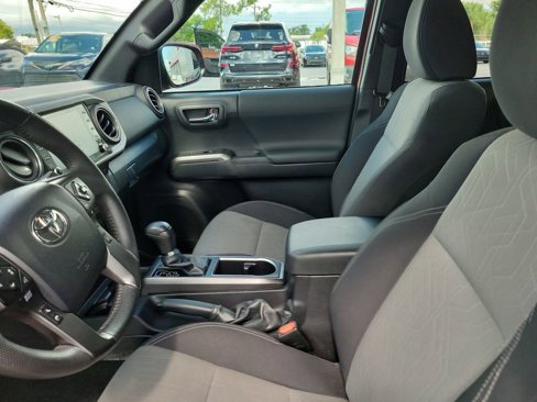 Used 2023 Toyota Tacoma TRD Off-Road image 16