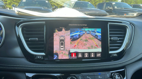 New 2026 Chrysler Pacifica Select image 30
