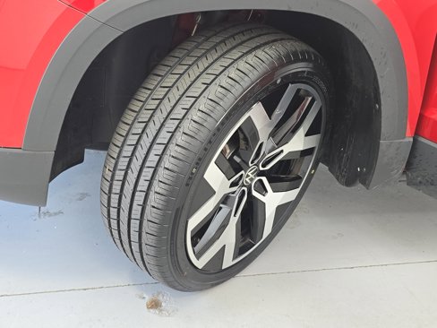 Certified 2023 Volkswagen Taos SEL image 32