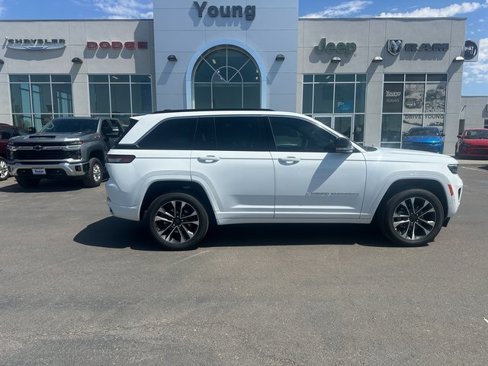 New 2025 Jeep Grand Cherokee Overland image 2