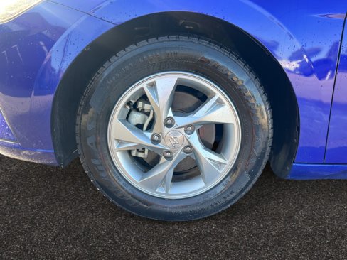 Used 2023 Hyundai Elantra SE w/ Preferred Accessory Package image 14