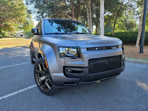Used 2025 Land Rover Defender 110 image 23