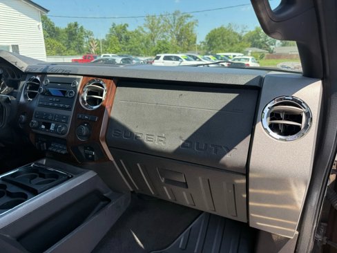 Used 2011 Ford F350 Lariat w/ Lariat Interior Pkg image 30