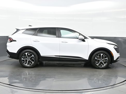 Used 2023 Kia Sportage EX image 7