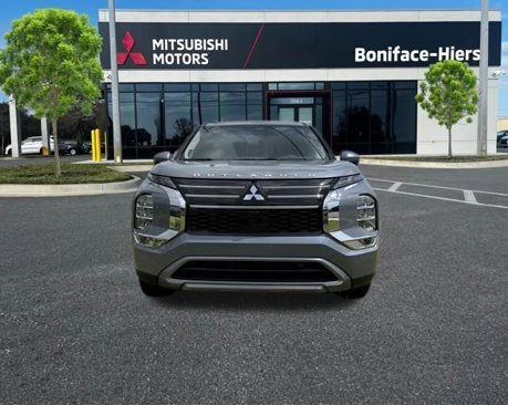 New 2025 Mitsubishi Outlander SE image 2