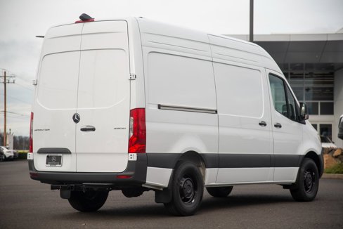 Used 2025 Mercedes-Benz Sprinter 2500 image 11
