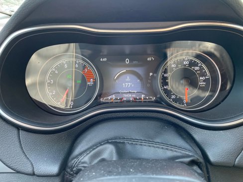 Used 2019 Jeep Cherokee Limited image 23