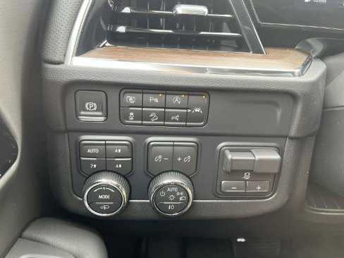 New 2026 Chevrolet Tahoe High Country image 18