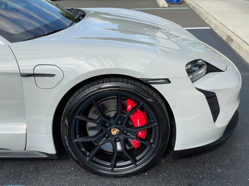 Used 2022 Porsche Taycan GTS image 24
