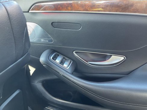 Used 2015 Mercedes-Benz S 550 4MATIC Sedan image 33