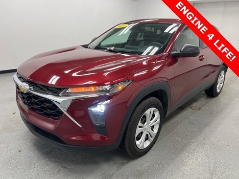 Used 2024 Chevrolet Trax LS image 1
