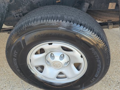 Used 2020 Toyota Tacoma SR image 12