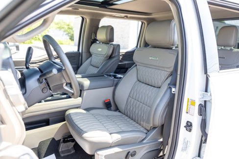 Used 2025 Ford F450 Platinum w/ Platinum Plus Package image 29