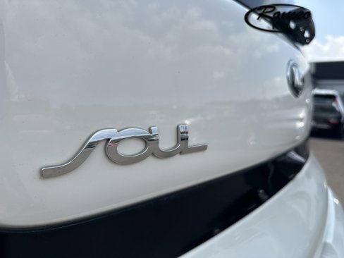 Used 2019 Kia Soul + image 31