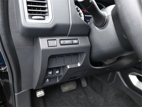 Used 2024 Nissan Frontier SV image 26