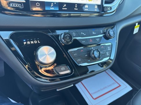 New 2025 Chrysler Voyager LX image 16