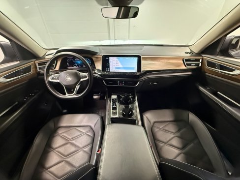Used 2025 Volkswagen Atlas SE image 72