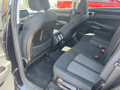 Used 2022 Kia Sorento LX image 24