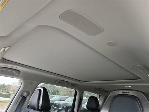 New 2025 INFINITI QX80 Sensory image 8