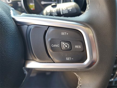 Used 2023 Jeep Wrangler Unlimited Sahara image 17