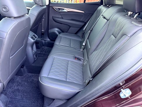 Used 2023 Buick Envision Avenir image 21