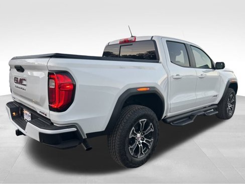 Used 2025 GMC Canyon AT4 image 5