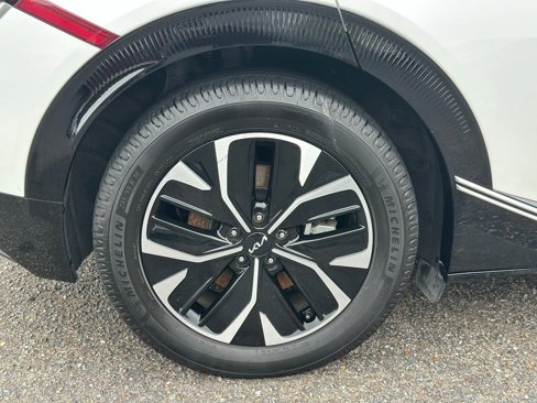 Used 2022 Kia EV6 Wind image 27