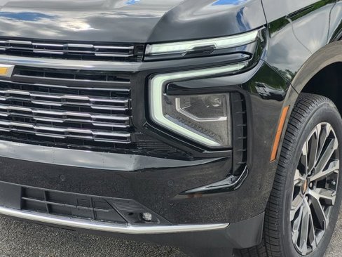 New 2025 Chevrolet Suburban High Country image 8