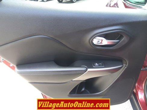 Used 2021 Jeep Cherokee Latitude Plus image 27
