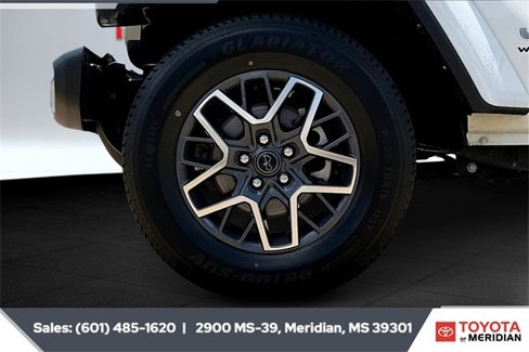 Used 2024 Jeep Wrangler Sahara image 7