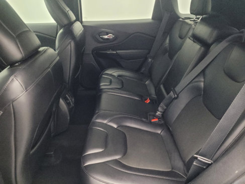 Used 2021 Jeep Cherokee Latitude Plus image 19