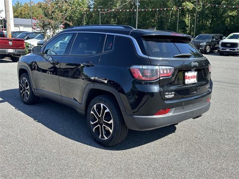 Used 2022 Jeep Compass Limited image 11