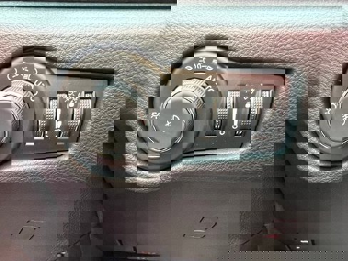 New 2025 Chrysler Pacifica Limited image 13