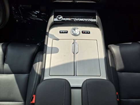 New 2025 Lincoln Navigator Reserve image 18