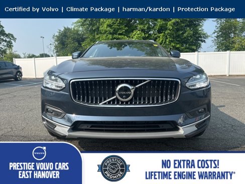 Used 2025 Volvo V90 B6 Cross Country Plus w/ Climate Package image 2