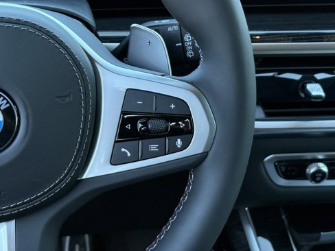 New 2026 BMW X7 M60i w/ Climate Comfort Package image 24