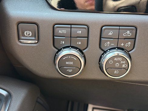 New 2025 GMC Sierra 2500 SLT w/ SLT Convenience Package image 31
