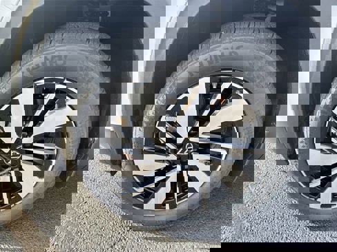 New 2026 Volkswagen Atlas SE image 8