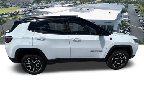 New 2025 Jeep Compass Trailhawk image 3