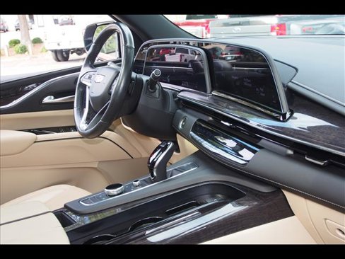 Used 2021 Cadillac Escalade ESV Premium Luxury w/ LPO, Illumination Package image 10