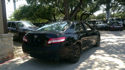 Used 2010 Toyota Camry LE image 7