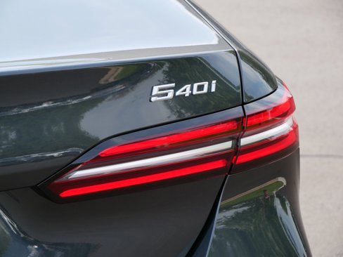 Used 2025 BMW 540i xDrive image 17