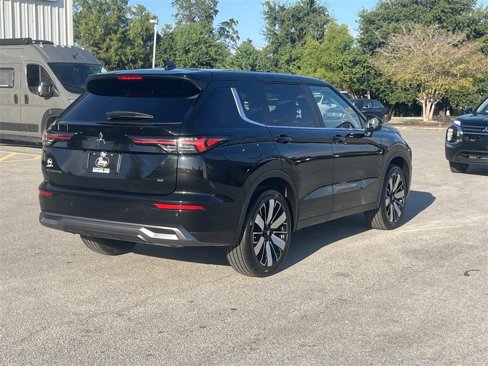 New 2025 Mitsubishi Outlander SE image 5